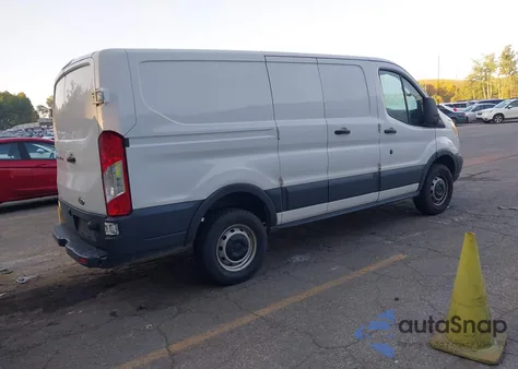2016 Ford Transit-250 z USA, uszkodzony, nr VIN 1FTYR1ZM7GKA72946